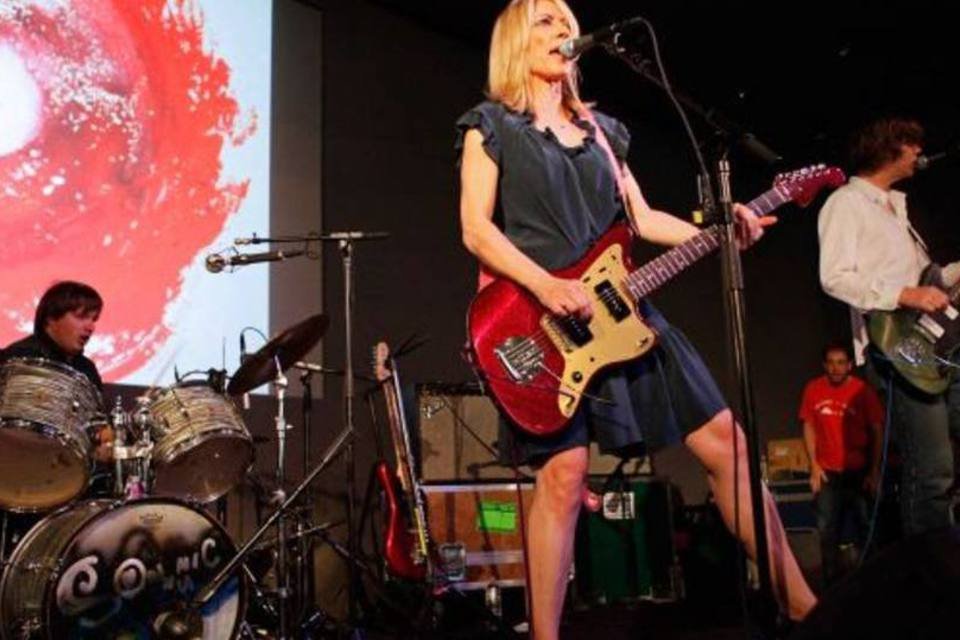 Vocalista do Sonic Youth confirma fim da banda