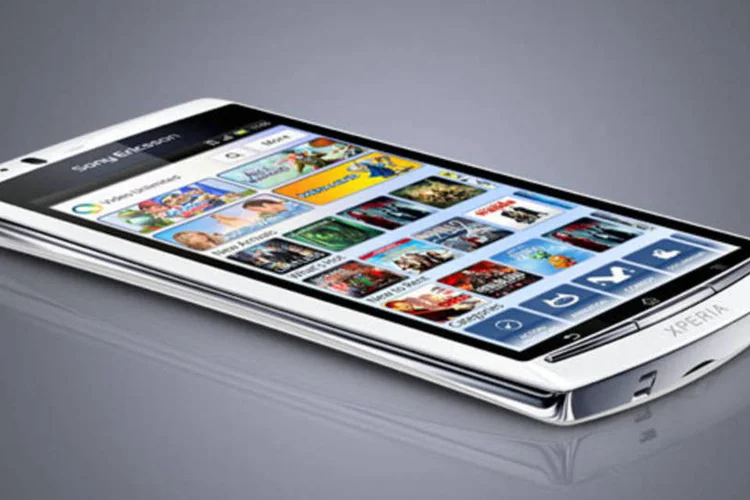 Smartphone Sony Ericsson Xperia Arc S (Divulgação)
