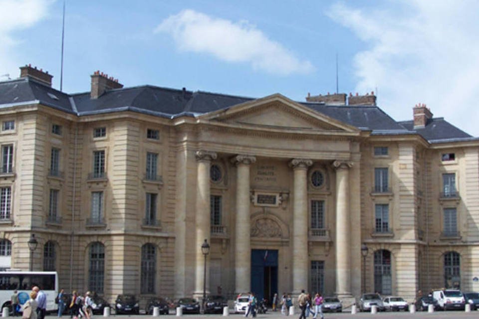 Sorbonne quer combater assédio de professores