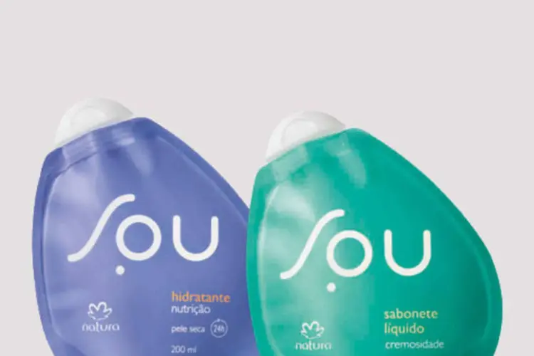 
	Linha SOU da Natura: a empresa espera alta nas vendas da nova linha de hidratantes e produtos para cabelo que usam embalagens com pouco pl&aacute;stico
 (Divulgação)