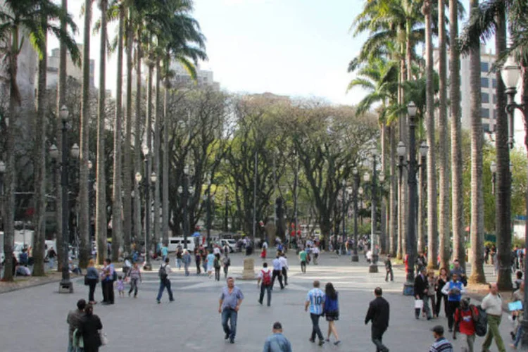 
	Pra&ccedil;a da S&eacute;: al&eacute;m do pr&eacute;dio na Pra&ccedil;a da S&eacute;, MSTS organiza sete ocupa&ccedil;&otilde;es em pr&eacute;dios do centro da cidade (USP Imagens)