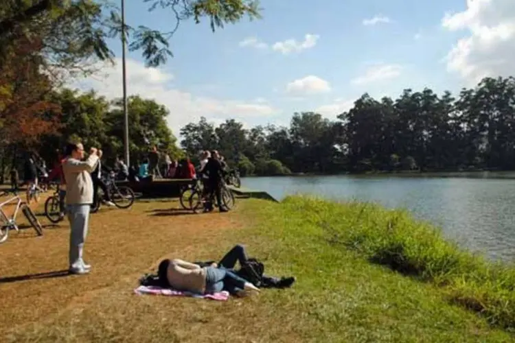
	Ibirapuera: o estudante&nbsp;Felipe&nbsp;Perobeli afirma que sempre v&ecirc; jovens bebendo no parque
 (Creative Commons/ Demiante)