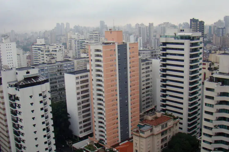 Vista aérea de bairro em São Paulo: na Região Metropolitana de São Paulo (RMSP) as vendas totalizaram 6.825 unidades, sendo que a capital participou com 48% do total vendido. (Wikimedia Commons)