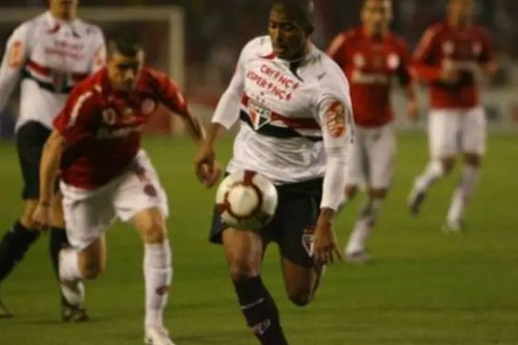 São Paulo e Internacional disputam uma vaga na final da Libertadores nesta quinta-feira