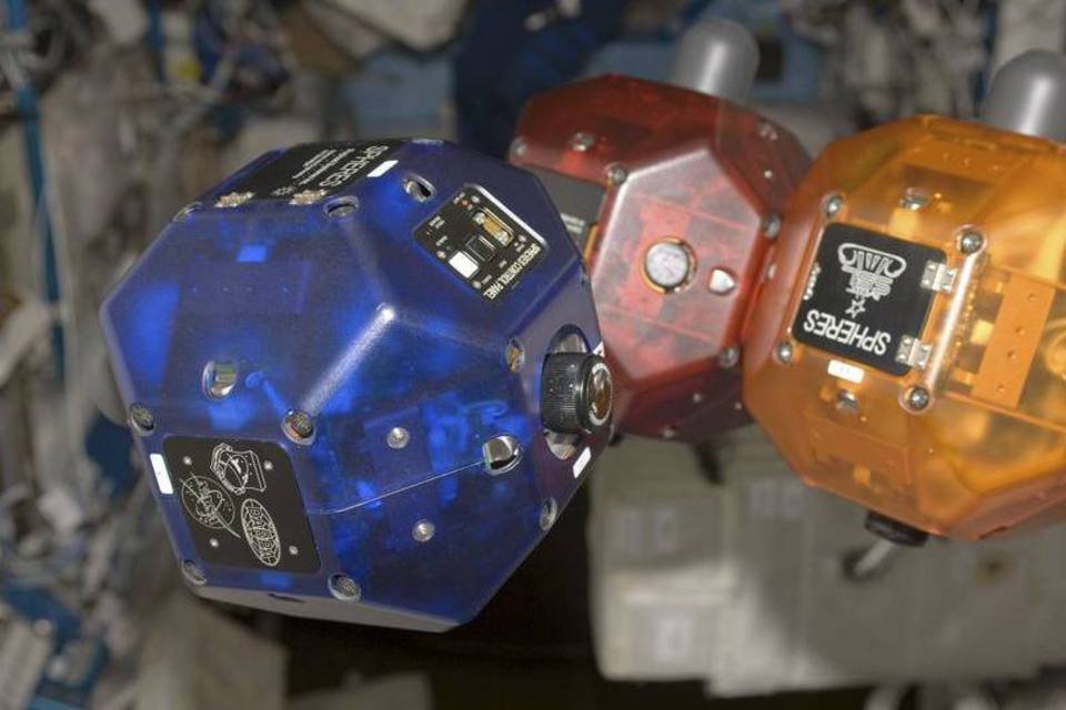 NASA enviará smartphones 3D para robôs em estação espacial