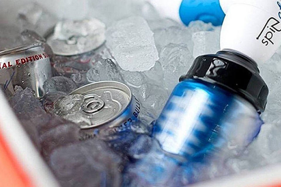 Gadget engenhoso gela a bebida em apenas 60 segundos