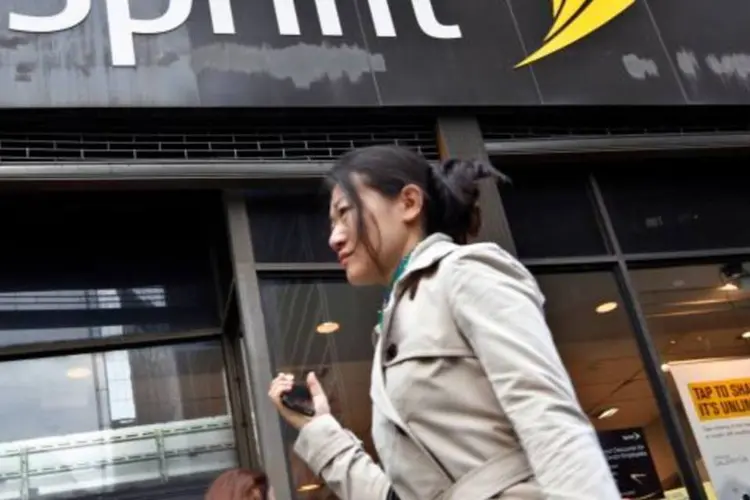 
	A Sprint concordou em vender uma participa&ccedil;&atilde;o majorit&aacute;ria para a japonesa Softbank por US$ 20 bilh&otilde;es
 (Brendan McDermid/Reuters)