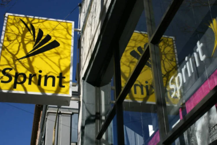 
	Sprint: companhia, que tem 80 por cento de seu capital controlado pelo japon&ecirc;s SoftBank, disse que sua receita operacional l&iacute;quida caiu para 8,97 bilh&otilde;es de d&oacute;lares
 (Justin Sullivan/Getty Images)
