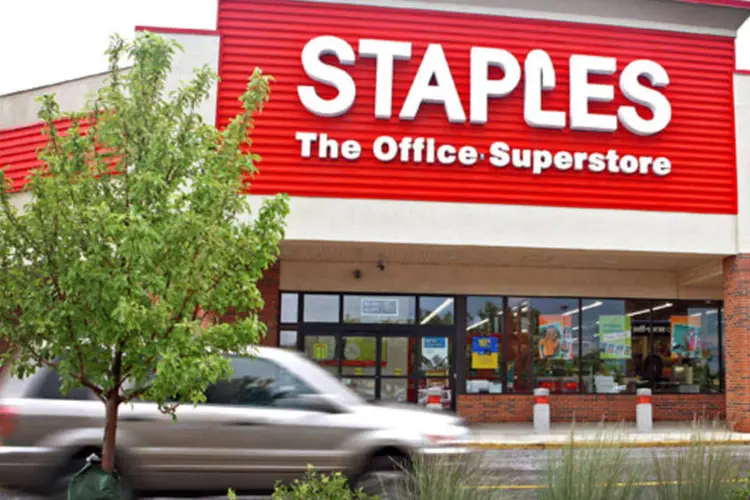 Staples: ações da companhia caíram 12,4%, para US$14,75, na negociação antes da abertura do mercado (Tim Boyle/Bloomberg)