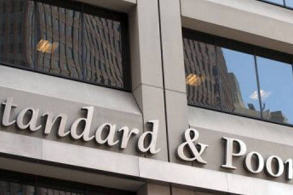 Standard & Poor's reduz nota de 9 bancos brasileiros