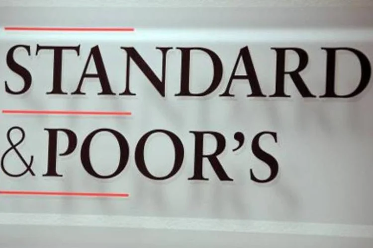 
	Standard &amp; Poor&#39;s: o rebaixamento foi provocado pelo reajuste &quot;mais lento que o esperado&quot; do modelo econ&ocirc;mico do pa&iacute;s
 (Eric Piermont/AFP)