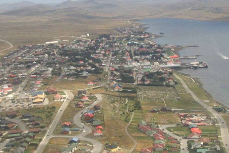 Oferta de voos às Malvinas reduz tensão com Reino Unido
