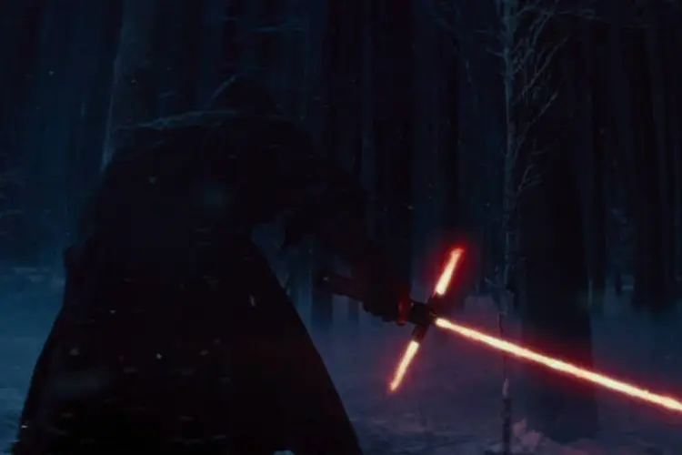 Trecho de do trailer de “Star Wars: The Force Awakens”, que deve estrear no dia 18 de dezembro de 2015 (Reprodução/YouTube)