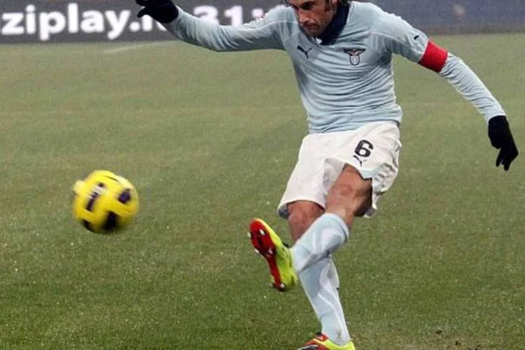 Até o momento, são 19 ordens de detenção, incluindo nessa lista Stefano Mauri (Foto), meio-campista da Lazio (Vittorio Zunino Celotto/Getty Images)