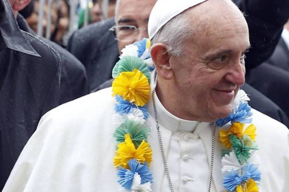 Energia do papa Francisco impressiona até o Vaticano