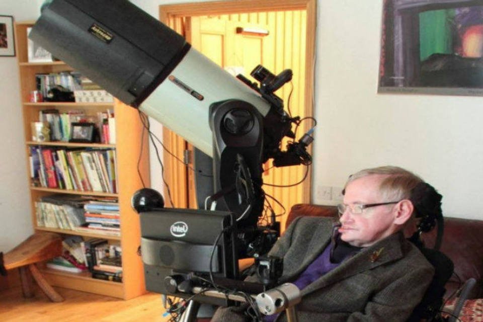Stephen Hawking agora também tira fotos do espaço