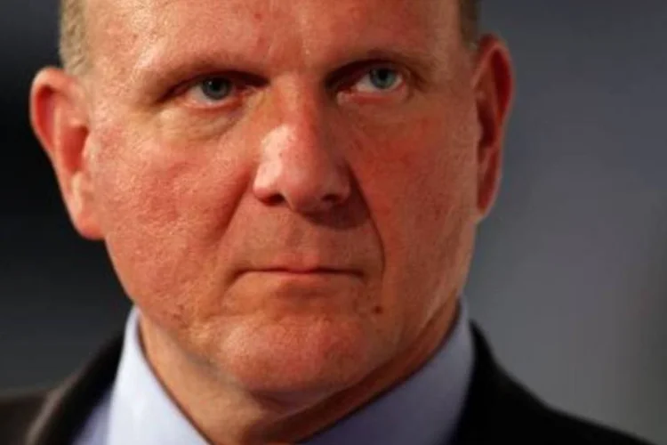 Steve Ballmer, presidente-executivo da Microsoft, se disse otimista, uma dia depois que a Apple se tornou a maior empresa de tecnologia do mundo. (.)