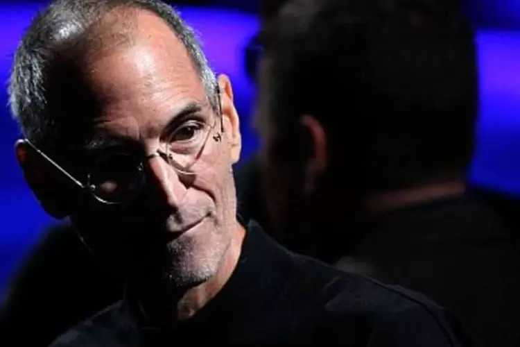 Steve Jobs, CEO da Apple, não trará loja para o Brasil  (.)