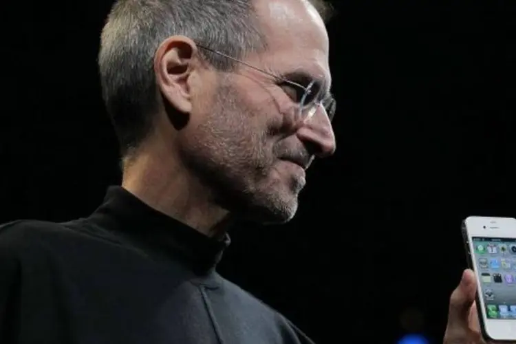 Steve Jobs e o iPhone (Justin Sullivan/Getty Images)