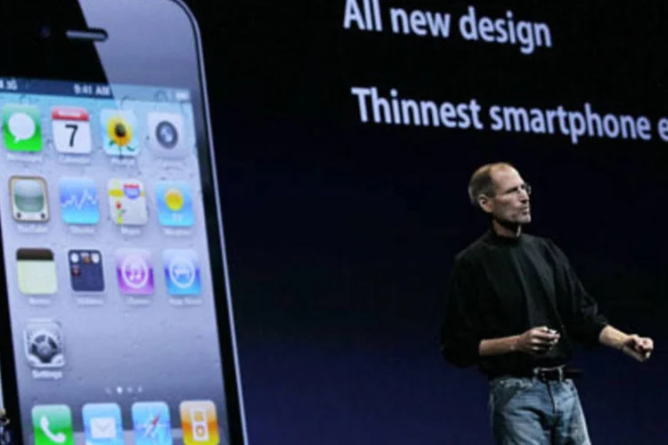 O segredo de Steve Jobs é que ele consegue reunir informação, educação e entretenimento em uma única apresentação (.)