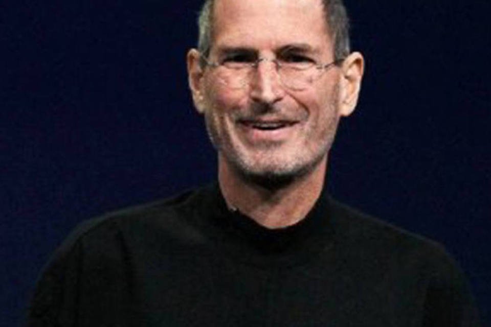 Steve Jobs não quis se operar mais cedo, diz biógrafo
