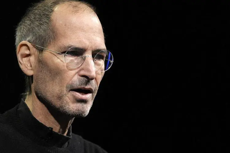 
	Steve Jobs: longa contrasta o homem que certa vez aspirou ser um monge budista com o executivo que negou a paternidade de seu primeiro filho
 (Bloomberg)