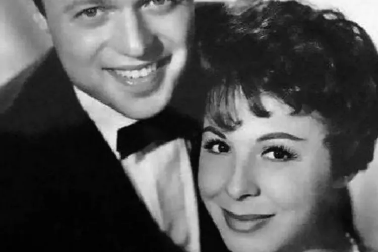 Steve Lawrence e Eydie Gorme: casal de cantores fez sucesso nos Estados Unidos nas décadas de 1950 e 1960 (Domínio Público/Wikimedia)