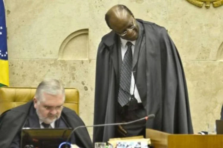 
	STF durante julgamento do mensal&atilde;o: a absolvi&ccedil;&atilde;o do ex-ministro tinha sido pedida pelo pr&oacute;prio procurador-geral da Rep&uacute;blica, Roberto Gurgel
 (José Cruz/Agência Brasil)