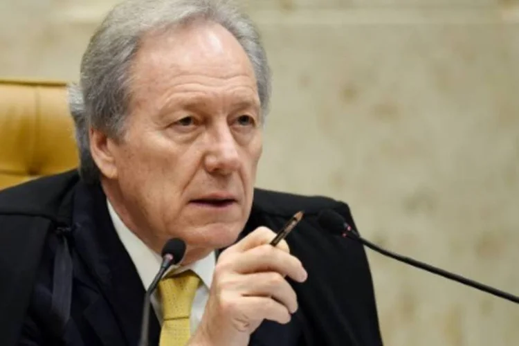 
	Ricardo Lewandowski: &ldquo;Temos prazos regimentais de intima&ccedil;&atilde;o de todo mundo, temos que examinar tudo isso&rdquo;, disse o ministro
 (Evaristo Sa/AFP)