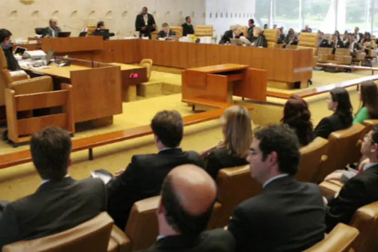 Plenário do STF: o julgamento do mensalão foi suspenso na última segunda-feira (10), quando o placar sobre a questão da perda de mandato parlamentar estava empatada (Carlos Humberto/STF)