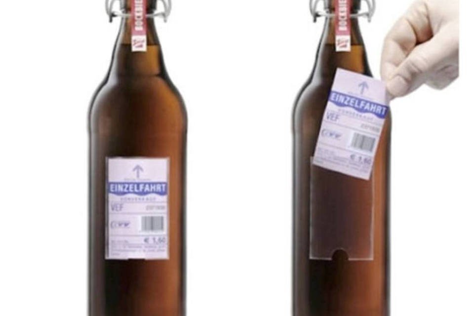 Cerveja troca rótulo por bilhete de transporte público