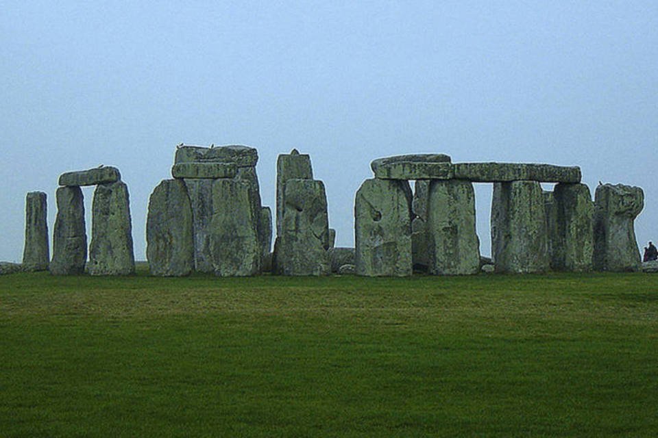 Monumento Neolítico é encontrado perto de Stonehenge