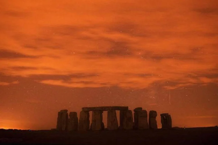 Stonehenge: estrada de pista única A303 no sudoesta da Inglaterra que passa ao lado do monumento há tempos tem sido afetada por congestionamentos (Kieran Doherty/Reuters)