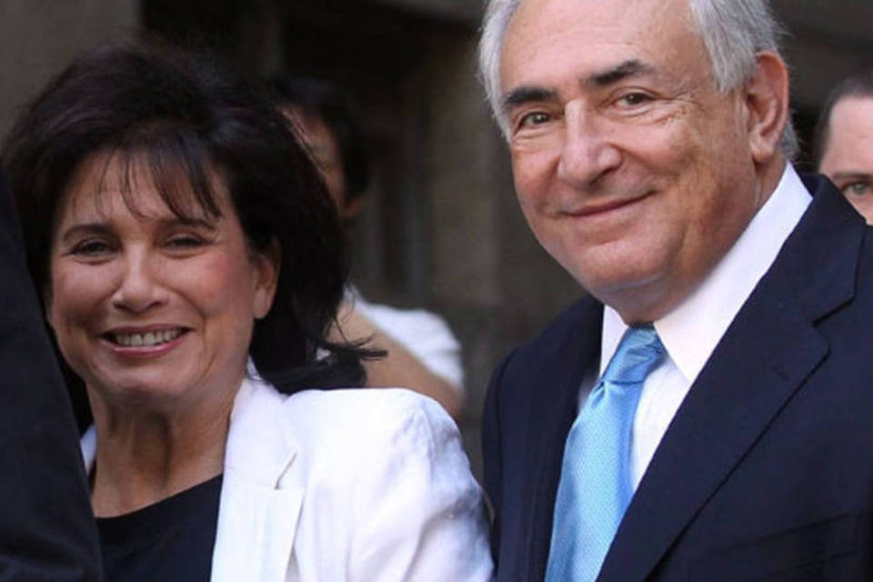Strauss-Kahn processa conselheiro de Sarkozy e imprensa