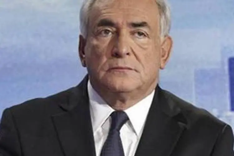Dominique Strauss-Kahn na televisão (Francois Guillot/Reuters)