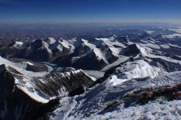 O Google apresentou nesta quinta-feira um passeio virtual pela região do Everest, no Nepal, que permite observar as condições de vida em um dos locais mais remotos do planeta (Tshering Sherpa/AFP)
