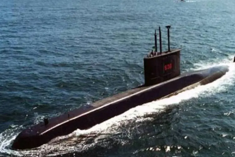 Submarino Tupi na Baía de Guanabra: governo quer novos equipamentos para proteger o pré-sal (AFP/Divulgação)