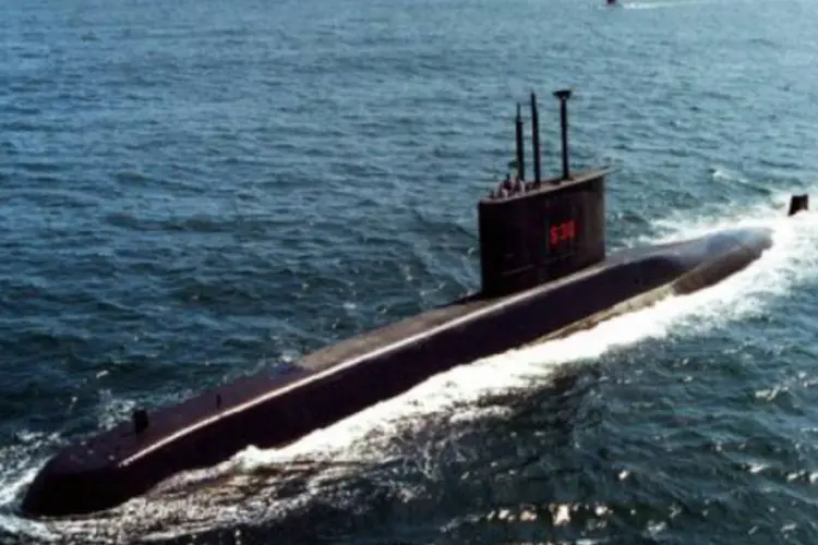 Submarino Tupi na Baía de Guanabra: para reforçar o poder naval, o Brasil receberá 4 submarinos da França.
 (Divulgação)