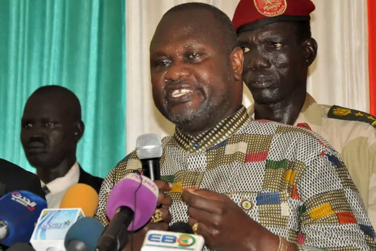
	Riek Machar: o l&iacute;der opositor chegou hoje &agrave; capital sul-sudanesa para jurar o cargo de vice-presidente
 (Jok Solomun / Reuters)