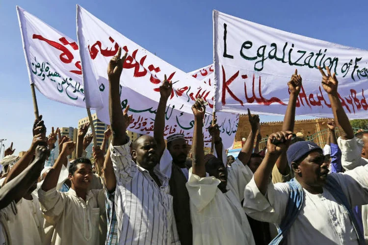 Ato no Sudão: manifestantes protestam contra publicação de charges "ofensivas" do profeta Maomé (Mohamed Nureldin Abdallah/Reuters)