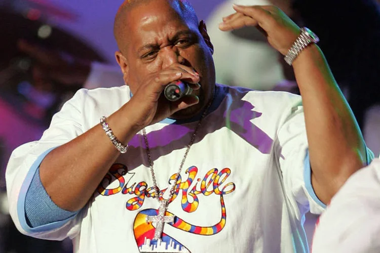Henry 'Big Bank Hank' Jackson durante apresentação do Sugarhill Gang em Nova York (Scott Gries/Getty Images)