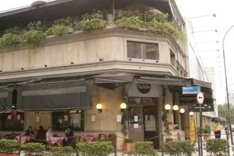 Restaurante Sujinho, na esquina da Rua da Consolação com a Rua Maceió: Hamburgueria da rede foi assaltada (Fernando Moraes/Veja SP)