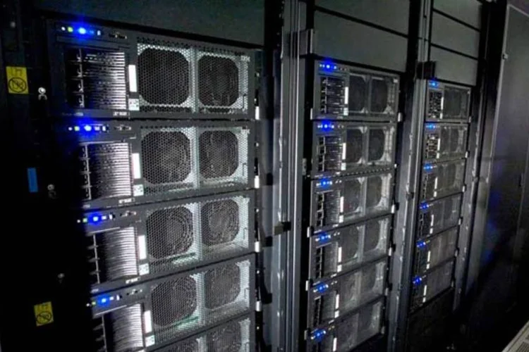 Chamado de Sunway Bluelight, o equipamento usa somente componentes chineses (Reprodução)