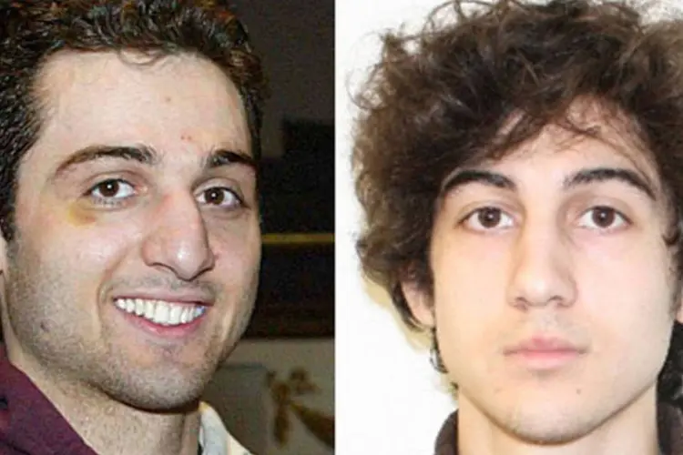 
	Tamerlan Tsarnaev (&agrave; esquerda), 26 anos,&nbsp;e seu irm&atilde;o Dzhokhar Tsarnaev, 19
 (REUTERS/The Sun of Lowell, MA/FBI/Handout)