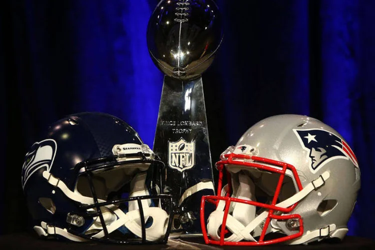 Seattle Seahawks e New England Patriots são as equipes que entram em campo neste domingo (Getty Images)