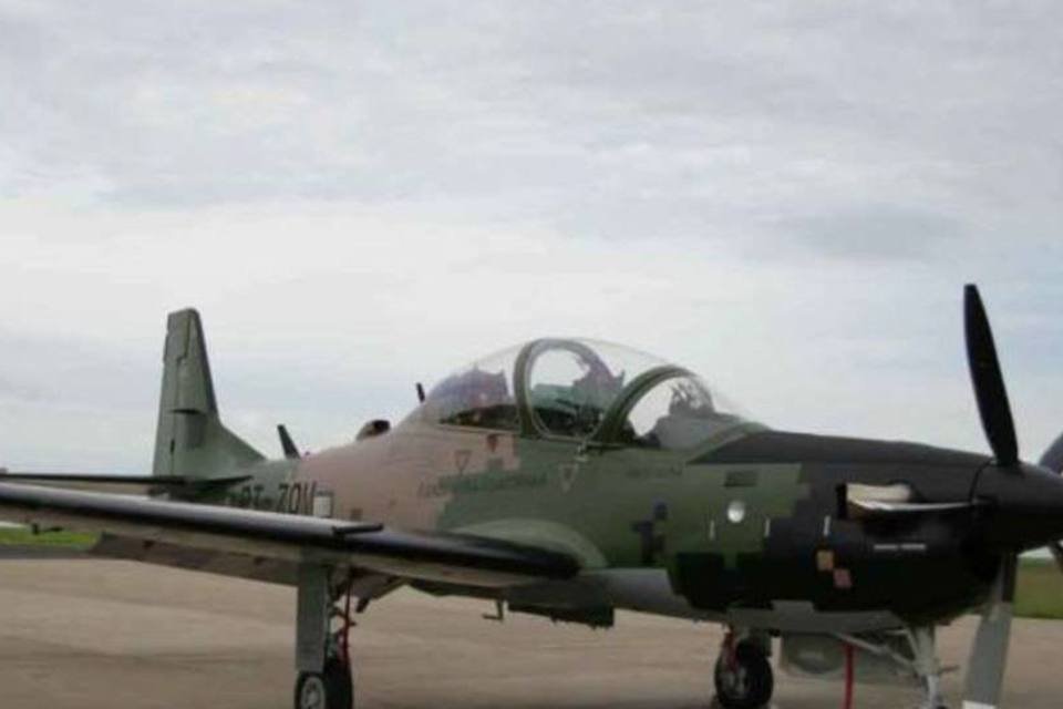 Piloto morre após queda de avião da Força Aérea Brasileira em