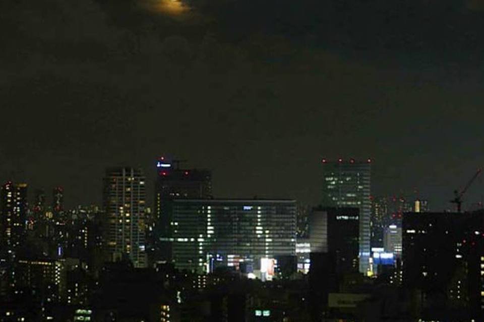 Bolsa de Tóquio tem queda com dados econômicos ruins