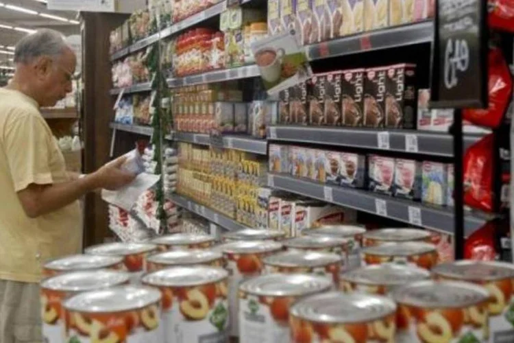 
	Terceira idade: a principal contribui&ccedil;&atilde;o para a retra&ccedil;&atilde;o constata de um per&iacute;odo para outro partiu do grupo alimenta&ccedil;&atilde;o, cuja taxa passou de 2,34% para 0,54%
 (Arquivo/Agência Brasil)