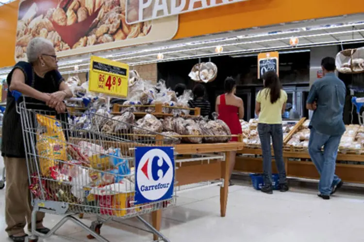 
	Supermercado Carrefour: pelo conceito de taxas de c&acirc;mbio constantes, as vendas org&acirc;nicas no mercado brasileiro subiram 12,2% na mesma compara&ccedil;&atilde;o
 (Paulo Fridman/Bloomberg)