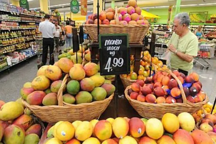 Alimentos dentro do supermercado: esse foi o único grupo em que os preços aumentaram em relação à última prévia do mês passado (.)